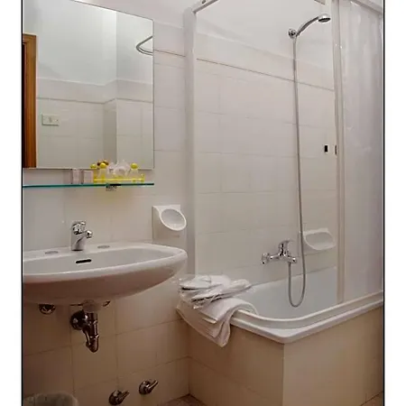 Due Torri Hotel 3*